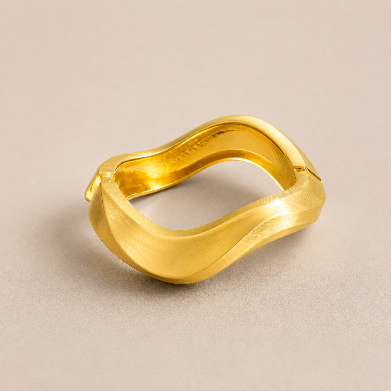 Wave Sculpt Cuff – Gold