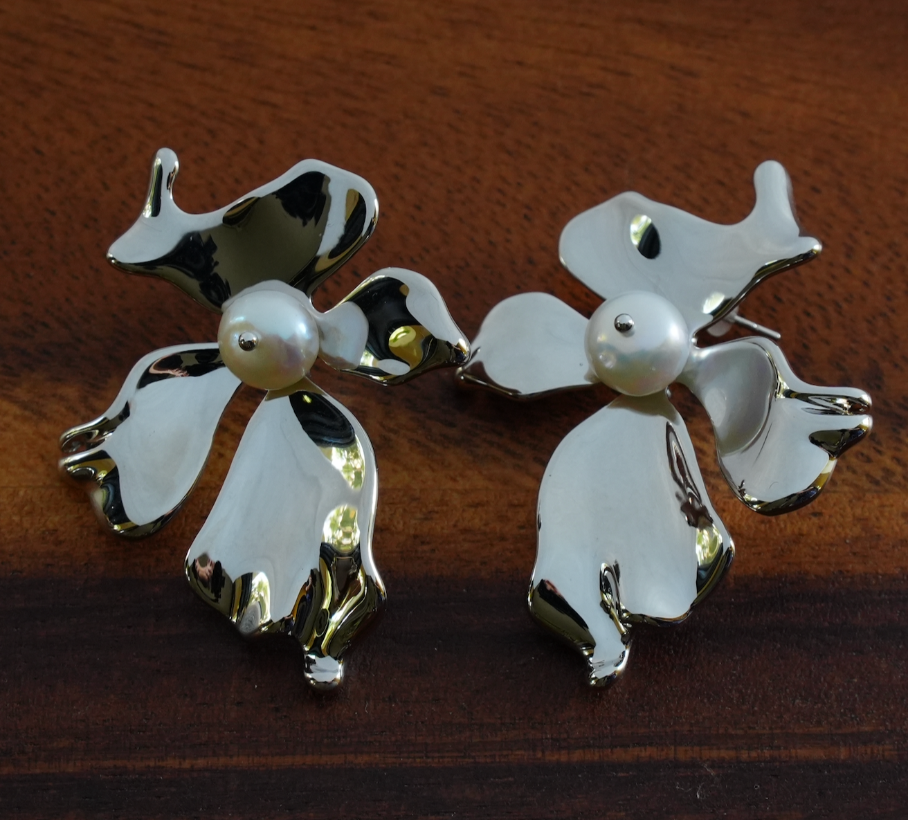 Sculpted Floral Pearl Earrings