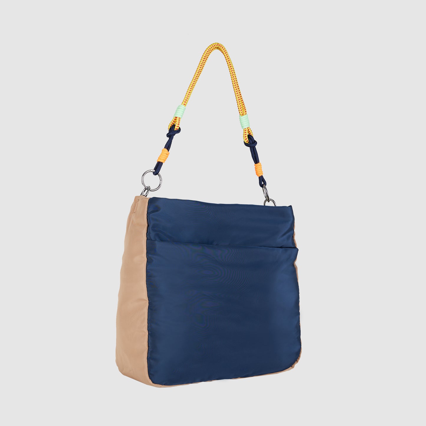 Ari Travel Bag