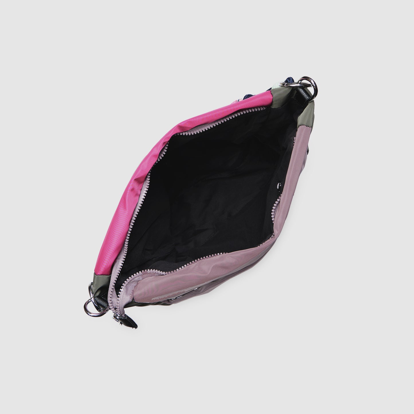 Ari Travel Bag