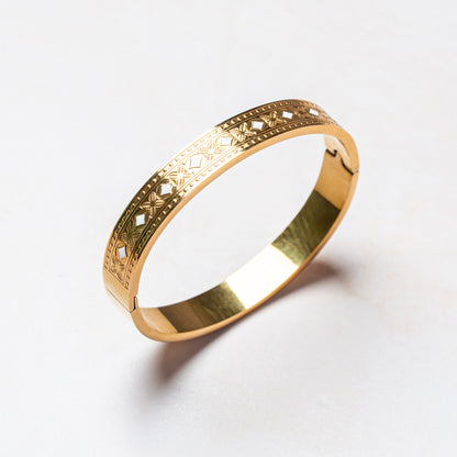 Heritage Engraved Bracelet (White)