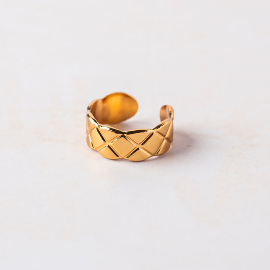 ⁠Quilted Dome Ring
