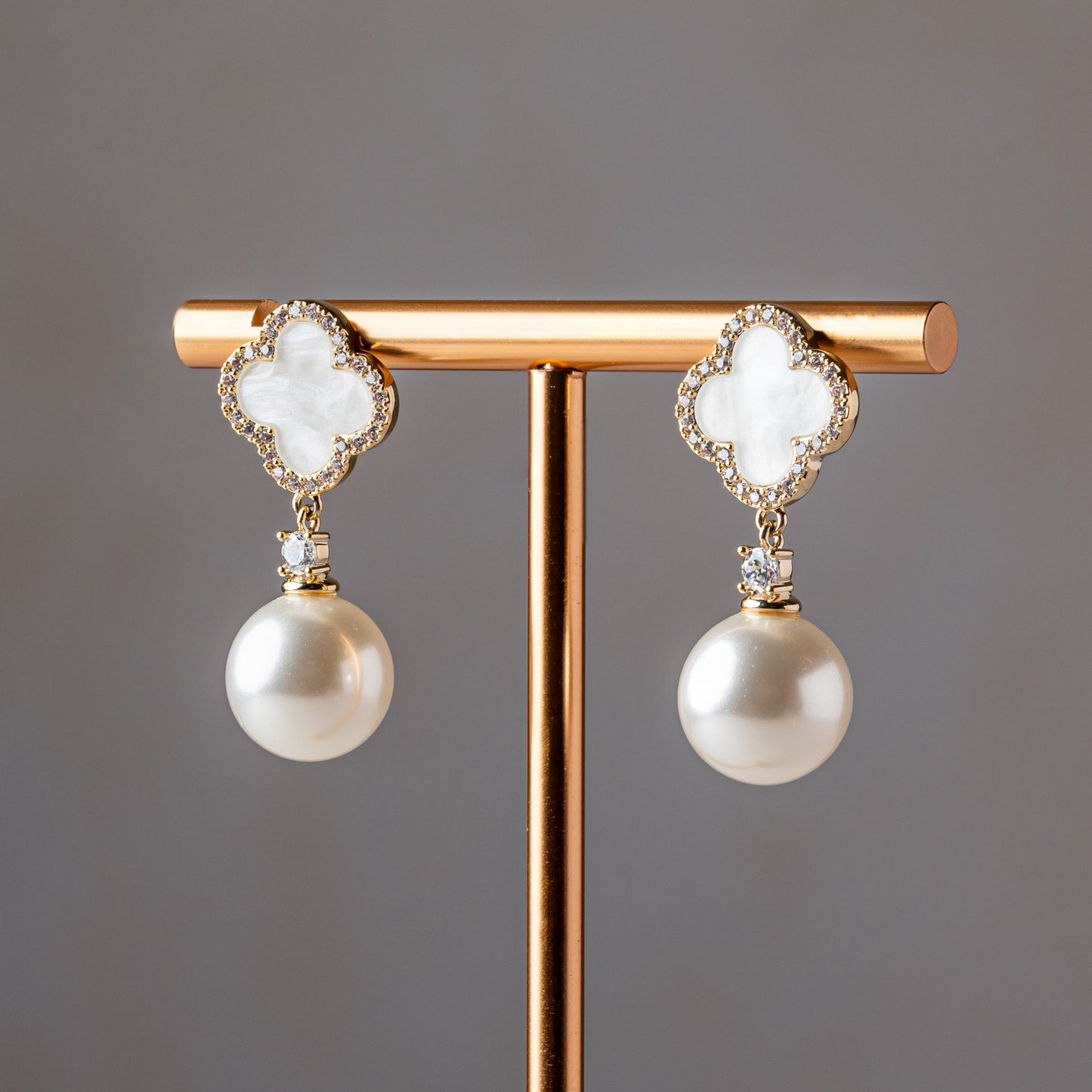 Ivory Clover Pearl Drops